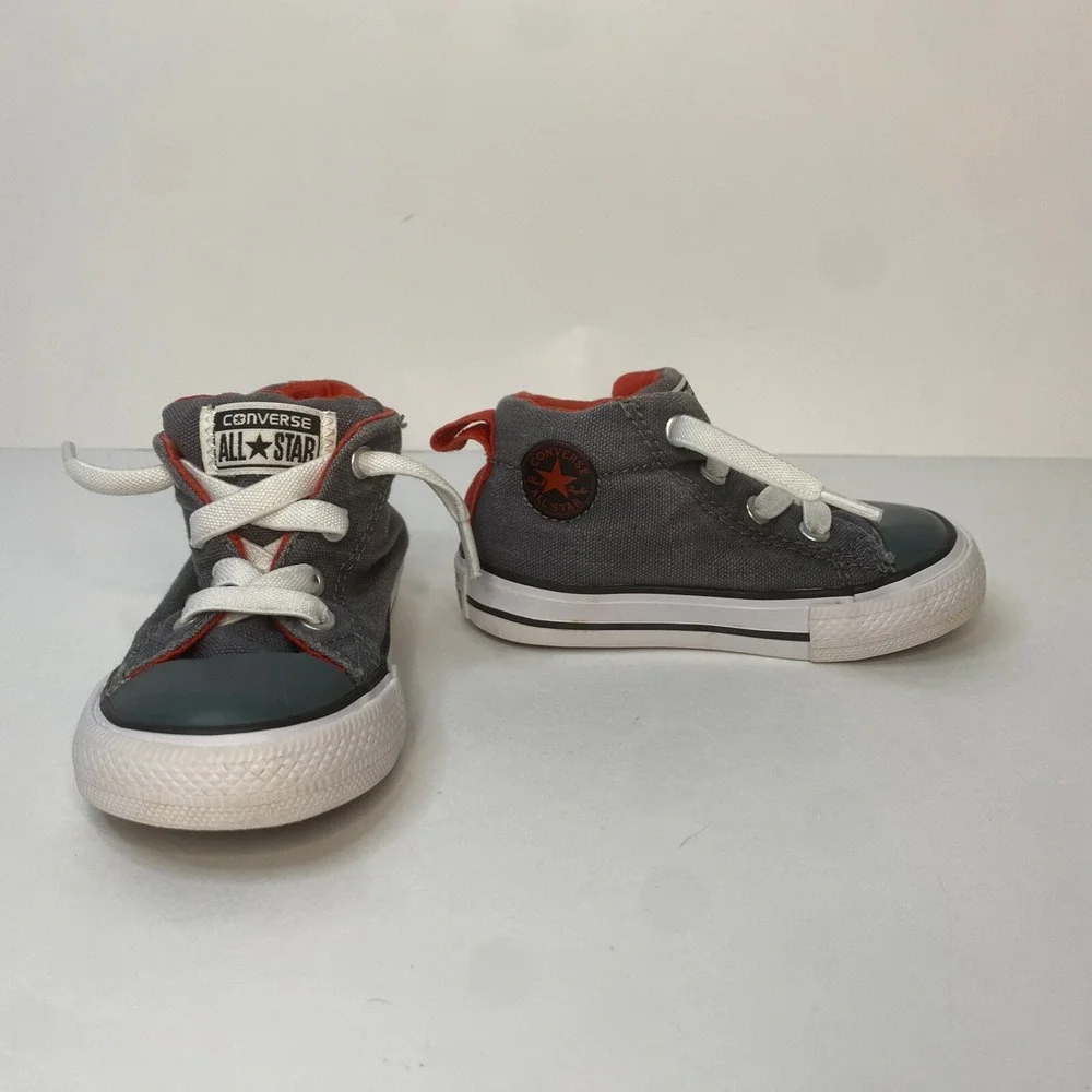 Converse All Star Chuck Taylor Toddler Shoes Unisex. Size 5. Excellent Condition
